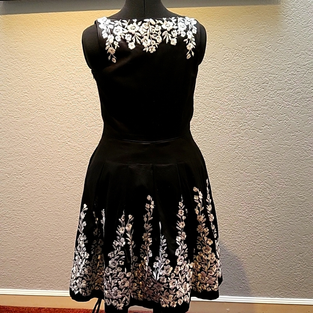 WHBM size 4 black